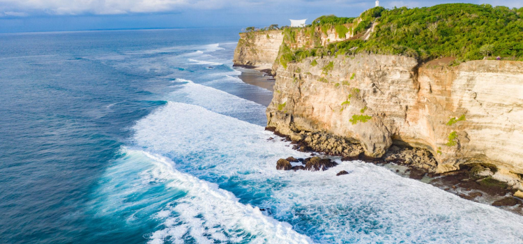 Uluwatu – Cliffs & Sunset Views