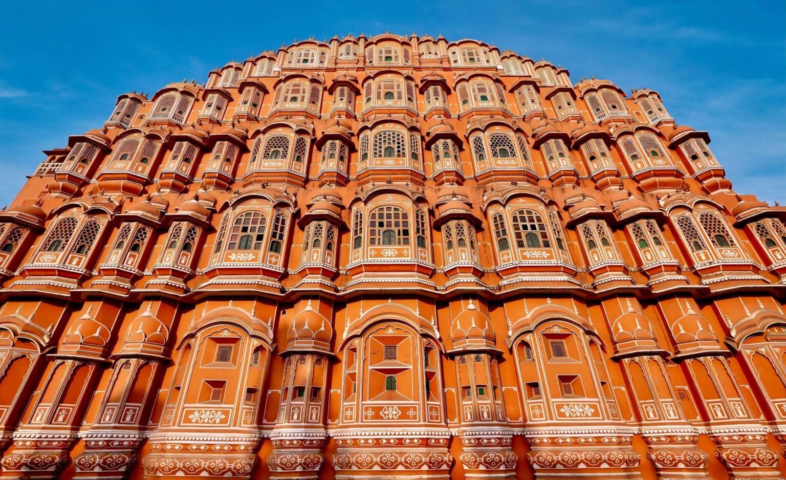 Indian Money Rocks Best Weekend Getaways Under ₹5,000 in India (2026) | The Traveler Rocks
