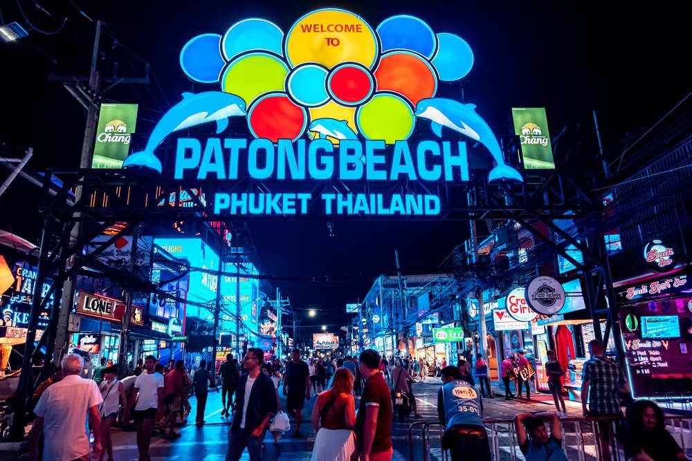 nightlife-in-Patong-Beach-area-Phuket-