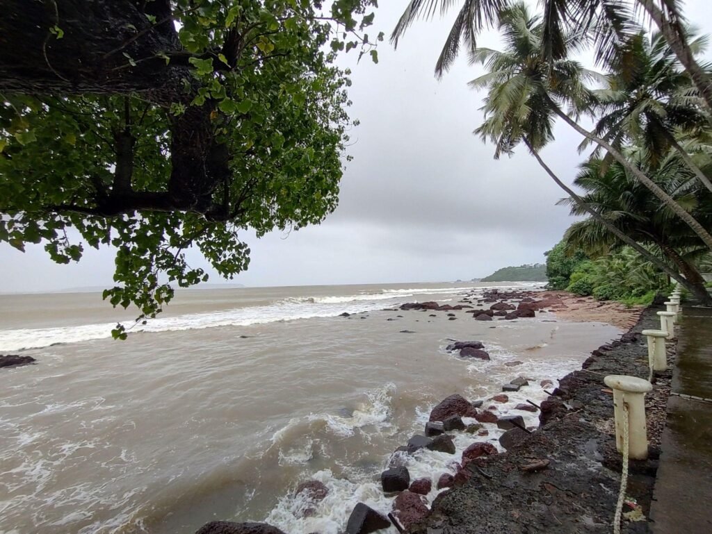 Beautiful sea beach of Goa which is perfect for a peaceful family vacation