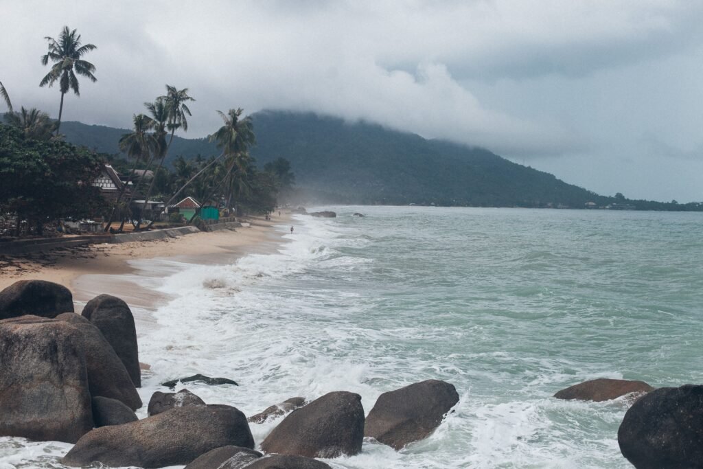 Koh Samui vs Phuket at a Glance​