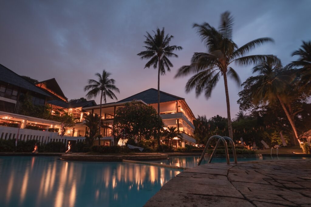 Luxury Travelers​
