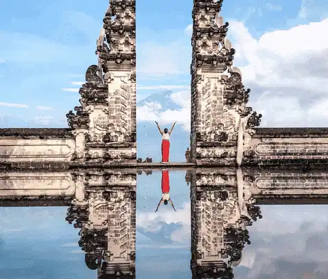 lempuyang-temple-gates-of-heaven-bali.webp