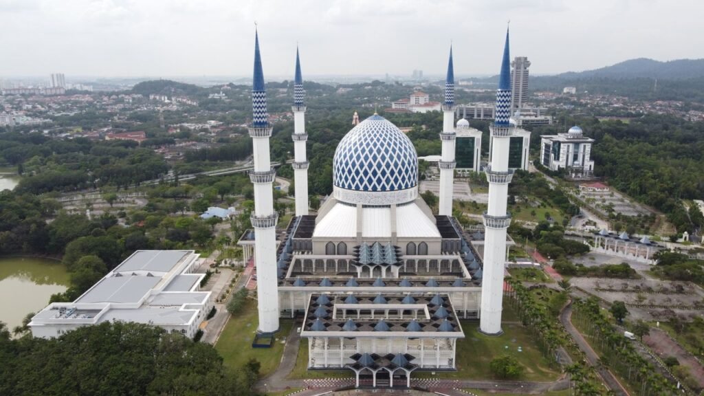 Stunning aerial shot of Sultan Salahuddin Abdul Aziz Mosque in Shah Alam, Malaysia.